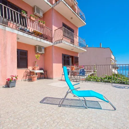 Luka Apartment